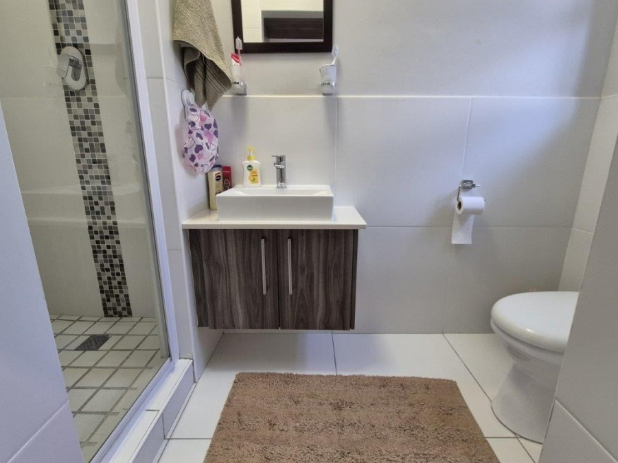 3 Bedroom Property for Sale in Uitzicht Western Cape